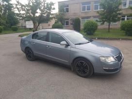 Volkswagen Passat, 1.6 l., sedanas