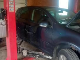 Volkswagen Golf по частям. Golf dalimis ka tik pradetas ardyti variklis beges