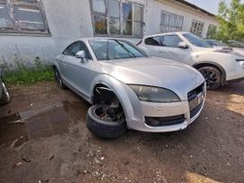 Audi TT dalimis. Automobilis ardomas dalimis запасные части автомобиля