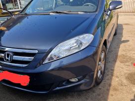 Honda FR-V