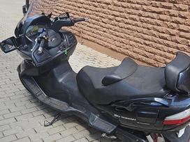 Suzuki Burgman 650cc, scooters / mopeds