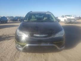 Chrysler Pacifica Visa dalimis pradedama ardyti 2025 07 11