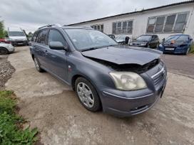 Toyota Avensis for parts. Automobilis ardomas dalimis запасные части автомобил