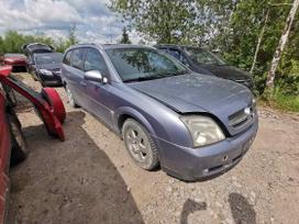 Opel Vectra dalimis. Automobilis ardomas