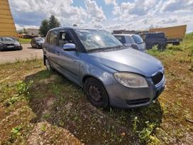 Skoda Fabia dalimis. Automobilis ardomas dalimis запасные части автомобиля