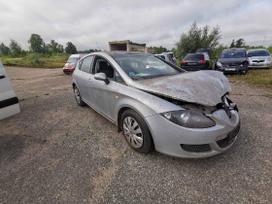 Seat Leon dalimis. Automobilis ardomas dalimis запасные части автомобиля