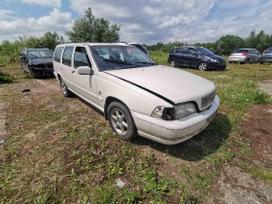 Volvo V70 rezerves daļās. Automobilis ardomas dalimis запасные части авто