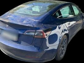 Tesla Model 3 for parts. Model 3 dalys baterija 60kw rida 27k 1784320 1