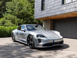 Porsche Taycan, 79 kWh, saloon / sedan