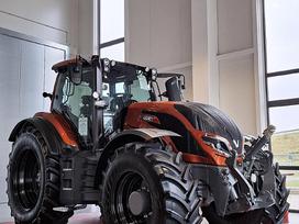 Valtra T215V, traktoriai