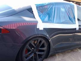 Tesla Model S по частям. Apie mus prekiaujame tik originaliomis automobilių de