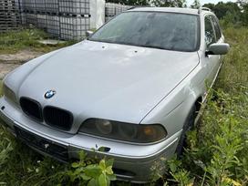 BMW 5 serija Dalis pristatome