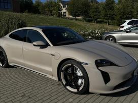 Porsche Taycan, 93 kWh, hatchback