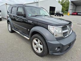 Dodge Nitro dalimis. 2 8d europa vienas didziausiu lengvuju automobiliu visur