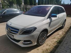 Mercedes-Benz B Electric Drive по частям