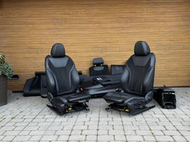 BMW M2, pilnas salonas, salona detaļas