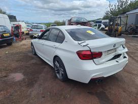 BMW 3 serija 330e plug in hibridas variklis b48 spalva a 300