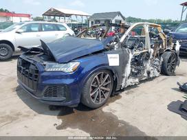 Audi SQ7 dalimis. Usa audi sq7 dalimis