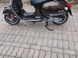 Piaggio Vespa 300cc, motoroleriai / mopedai