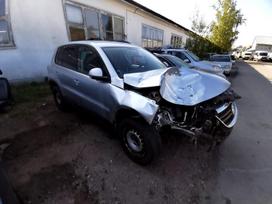 Volkswagen Tiguan dalimis. Automobilis ardomas dalimis запасные части автомобиля