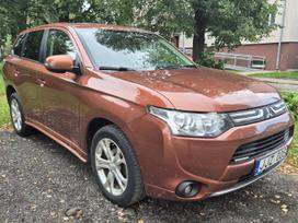 Mitsubishi Outlander, 2.4 l., off-road / crossover