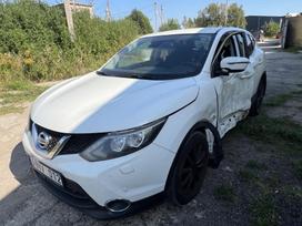 Nissan Qashqai по частям. Variklis ir deže veikiai puikiai reali rida 128 000 k