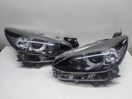 Mazda 2 фары
