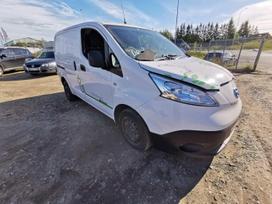 Nissan e-NV200 по частям. Automobilis ardomas dalimis запасные части автомобил