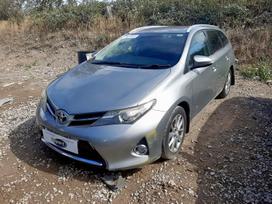 Toyota Auris по частям