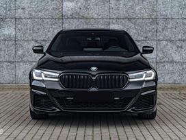 BMW 530, Седан