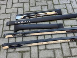 Subaru Outback durys