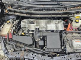 Toyota Prius по частям. Automobilio rida 180000 k km