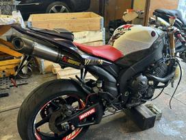 Yamaha R1, superbikes