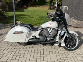 Victory Cross Country 1731cc, choppers