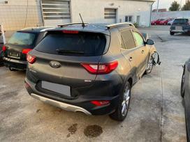 Kia Stonic for parts. Is vokietijos rida 137000km