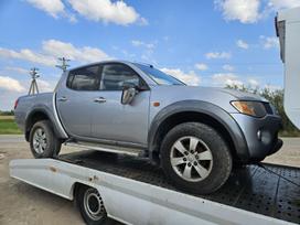Mitsubishi L200 Variklis ir kiti agregatai dirbo tvarkingai