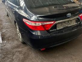 Toyota Camry dalimis. Ką tik gautas automobilis po autoįvykio