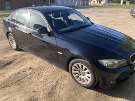 BMW 318, saloon / sedan