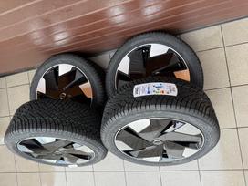 Volvo Originalios EX30 su „Nokian 24, light alloy, R19