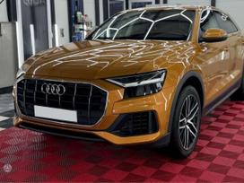 Audi Q8, 3.0 l., off-road / crossover
