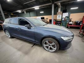 Volvo V60 rezerves daļās. Nemokamai ir greitai pristatome automobilių dalis