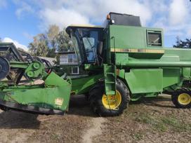 John Deere 1188, kombainai