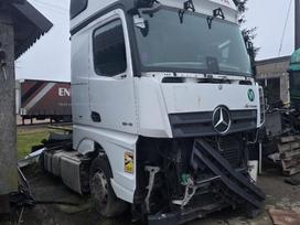 Mercedes-Benz 1845 Actros Mega, vilcējs