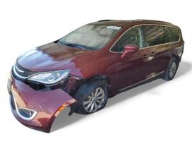 Chrysler Pacifica dalimis. Chrysler pacifica