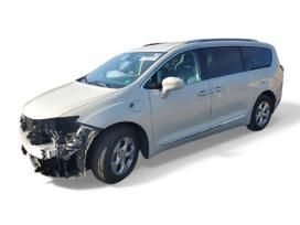 Chrysler Pacifica dalimis. Chrysler pacifica