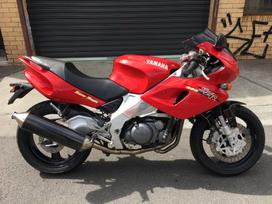 Yamaha SZR, ielas motocikls
