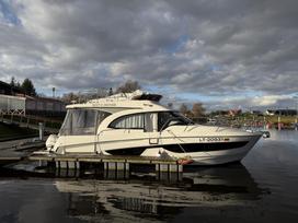 Beneteau Antares 11ob Fly, jachtos / kateriai