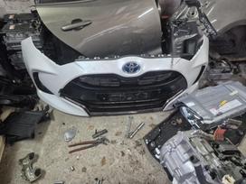 Toyota Yaris dalimis. Variklis deze baterija priekinis desines puses ketvir