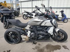 Ducati Diavel, street / classic