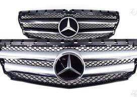 Mercedes-Benz B klasė W246 originalios geros būklės centrinės bamperio grotelės mode